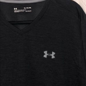 Men’s XL Under Armour Loose Athletic Shirt